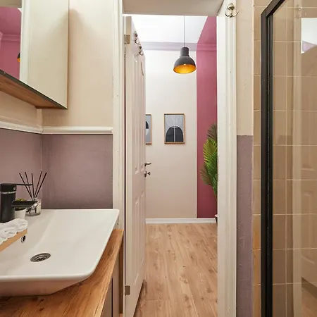 Comfortable 2br Flat In Nisantasi Near Metro * اسطنبول
