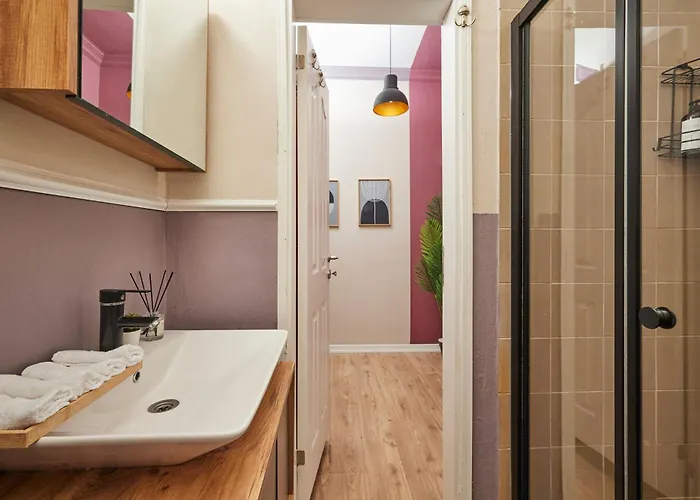 Comfortable 2br Flat In Nisantasi Near Metro * Istanbul